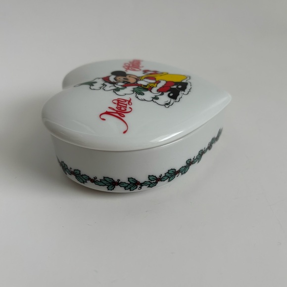 Disney Mickey Mouse Santa Merry Christmas Porcelain Heart Trinket Box - Picture 5 of 16